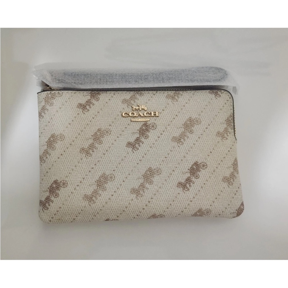 Coach Cream coach horse and carriage Wristlet Clutch nwt - Picture 4 of 8